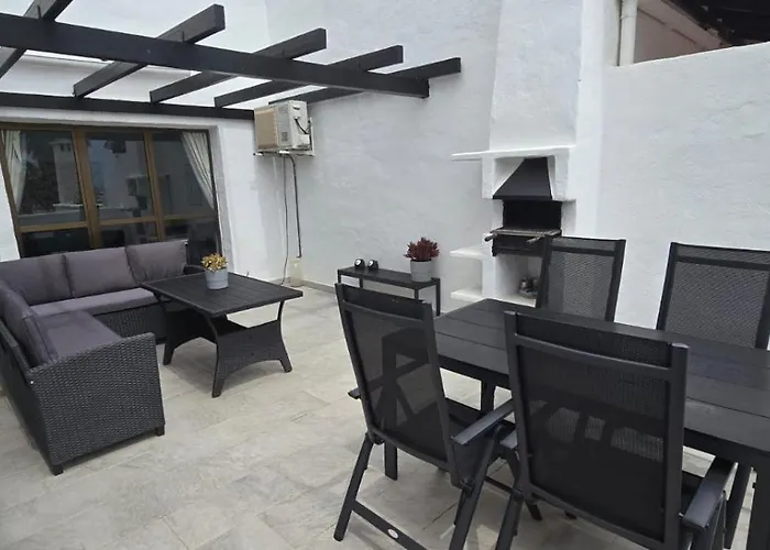 Delightful 2 Bed, Pueblo Evita